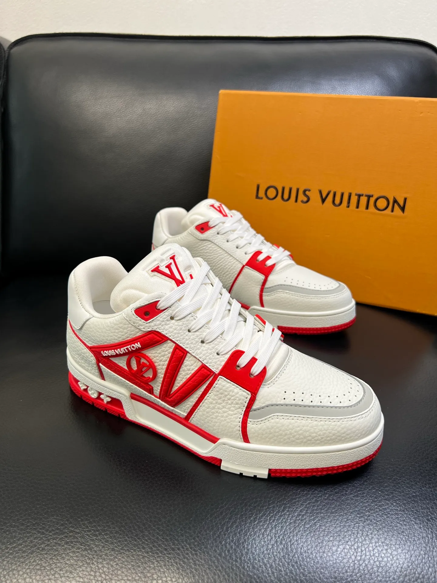 Men's shoes 💰900 Lv top purchasing agent Louis Vuitton, sports sneakers counter synchronization, uppers imported from Italy, high-quality splicing colorful complex crafts, imported mesh pads are soft and comfortable, soles: original soles specially provided by the original factory, T men's shoes 💰U exclusive movable molded soles super comfortable, original factory and single goods, high quality, welcome to compare, code number 39-44 (customized 38 45)